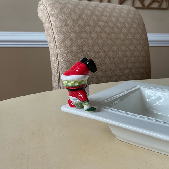 Christmas Santa With Gifts Platter Decoration- Upside Down 🎁 - Picture 4 of 6